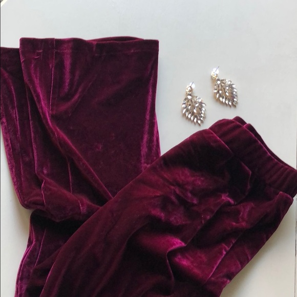 5⭐️Fave Royale Velvet Crimson Bells - Picture 3 of 8